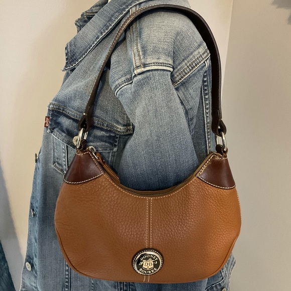 Dooney & Bourke Handbags - Dooney & Bourke Brown Leather Shoulders Bag